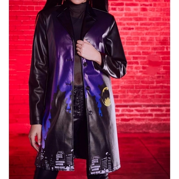 DC ✦ Batman Trench Coat ✦ Gotham City Print Vegan Leather Graphic Back Size L - Picture 2 of 9